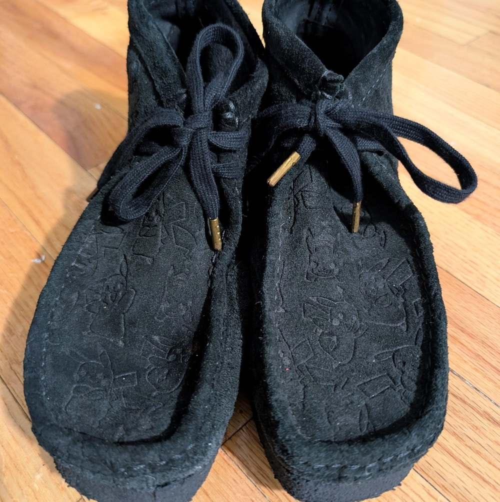 Clarks x Pokemon black wallabee boots - Picture 10 of 12